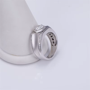 Anillo de Diamantes de Platino Clásico para Mujer, Corte Brillante Redondo, Diamantes Cultivados en Laboratorio, Certificado IGI, Joyería de Compromiso - Product Image 3