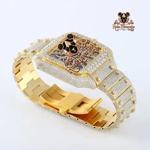 Montre pour homme de style designer avec mouvement à quartz et diamants Moissanite, boîtier en acier inoxydable glacé, lunette en cristal et finition élégante - Product Image 3