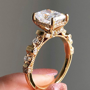 Anillo de Compromiso con Diamante Cultivado en Laboratorio Radiante, Anillo de Boda de 2.90 Quilates, Oro Amarillo de 14k, Joyería para Regalo de Fiesta - Product Image 1