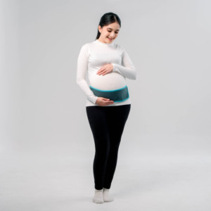 Ceinture de grossesse exclusive avec double velcro robuste et matière respirante et élastique : confortable et sûre pour les femmes enceintes - Product Image 4