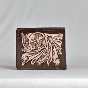 Portefeuille en cuir véritable fait main avec gaufrage de cartes d'as, style vintage, fermeture pliante, portefeuille court pour homme à usage quotidien - Product Image 3