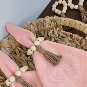 Anillos de Servilleta de Macramé Hechos a Mano: Decoración con Borlas de Cuentas - Product Image 1