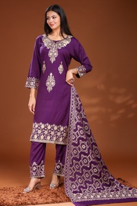 Conjunto de Salwar Kameez Morado Bordado, Vestido Islámico de Manga Larga para Uso Diario - Product Image 3