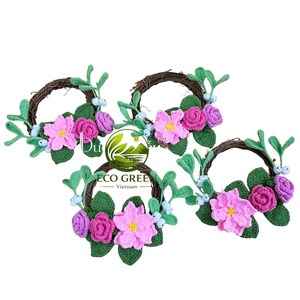 Couronne de Noël au crochet faite à la main, avec poinsettia et baies, décoration florale rustique pour porte, style ferme, pour les fêtes, fourniture OEM ODM - Product Image 4