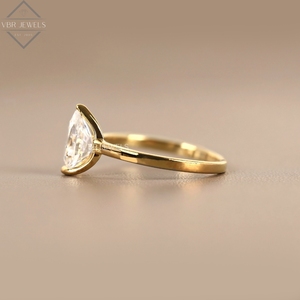 Anillo de Diamante Solitario Cultivado en Laboratorio con Corte Pera, Claridad VVS1-VVS2, Chapado en Rodio, Certificado IGI, Oro Amarillo, Anillo de Compromiso Minimalista - Product Image 3