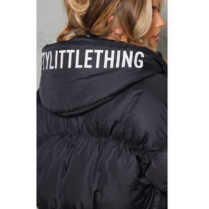 Veste matelassée imperméable et tendance avec rembourrage chaud et capuche ajustable pour une protection contre le froid. - Product Image 2