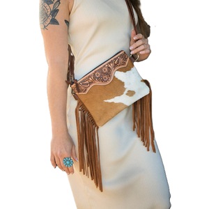 Bolso de Viaje Cruzado de Cuero Genuino Hecho a Mano, Estampados de Animales, Bolso de Piel de Vaca con Pelo, Diseño Bohemio Occidental Único - Product Image 3