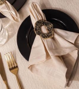 Anneaux de serviette en laiton creux 5 cm, accessoire de décoration de table élégant pour mariage - Product Image 3