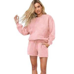 Conjuntos al por mayor OEM: Conjuntos de top y shorts acanalados para mujer, conjuntos cortos a juego, de pierna ancha, ideales para compradores de streetwear en EE. UU. - Product Image 3