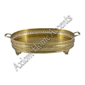 Bandeja de latón moderna con acabado elegante, ideal para mesa navideña y uso en fiestas de Axiom Home Accents - Product Image 1