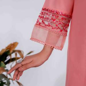 Conjunto de pantalones de traje Cámbrico bordados para mujer Modelo PS4322 de 2 piezas - Product Image 1