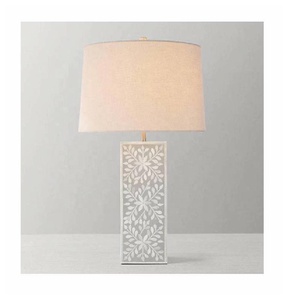 โคมไฟตั้งโต๊ะฝังกระดูกสีเทาและสีขาวรูปทรงเรขาคณิตลายดอกไม้โคมไฟตกแต่งโต๊ะงานฝีมือรูปกระดูก - Product Image 1