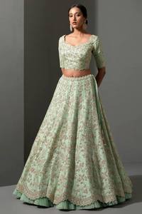 Lehenga Choli en Soie et Polyester de Créateur Exclusif pour Femme, Coupe Slim, Broderie Florale, Travaux de Broderie Lourds sur le Bas, Style Indien, Idéal pour Mariage et Fêtes - Product Image 3