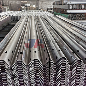 <span class=keywords><strong>Highway</strong></span> W Beam <span class=keywords><strong>Guardrail</strong></span> Barrera de choque de acero galvanizado en caliente Valla de seguridad vial - Product Image 3