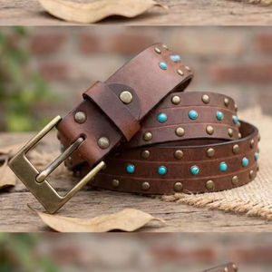 Ceinture en cuir de vachette cloutée artisanale style western vintage avec motif poilu, boucle ardillon en acier robuste, largeur 1-1,5 pouces - Product Image 1