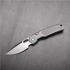 Couteaux pliants avec manche à motif diamant argenté, lame satinée à pointe tombante, fente pour le pouce, verrouillage par bouton et trou pour cordon pour EDC - Product Image 1