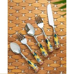 Cuchara y Cuchillo Decorativos de Lujo para Restaurantes, Juego de Cubiertos de Acero Inoxidable Ecológico con Mango de Resina, Diseño Popular - Product Image 1