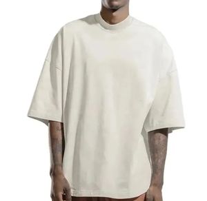 Camiseta de cuello alto acanalado 100% algodón para hombre, corte holgado con hombros caídos, estilo oversize, personalizable con estampado, estilo streetwear. - Product Image 1