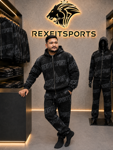 ชุดเซ็ตฮู้ดดี้ซิปสีดำสำหรับผู้ชาย REXFITSPORTS ลายพิมพ์ทั่วตัว สไตล์สปอร์ต สตรีทแวร์ กางเกงจ็อกเกอร์ขายาวพร้อมกระเป๋าข้าง - Product Image 4