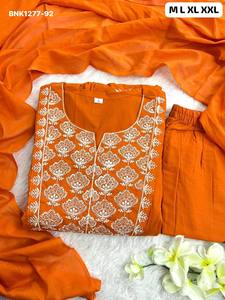 Kurti-Pant y Mul Dupatta de Algodón 60*60 con Bordado Naranja, Diseño Moderno para Uso Casual, Proveedor de la India - Product Image 6