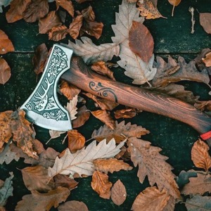 Tomahawk forjado de grado industrial, tomahawk de supervivencia para acampar, hacha de acero de alta calidad, hacha vikinga hecha a mano y personalizada. - Product Image 4