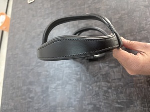 Bridon en cuir à nezelle à manivelle avec détails de couture pour équipement d'équitation - Product Image 6