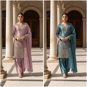 Costume Salwar le plus vendu, parfait pour les fêtes et les mariages. Notre tenue de créateur : haut brodé, Salwar Farsi et Dupatta en soie Gimmy. - Product Image 1