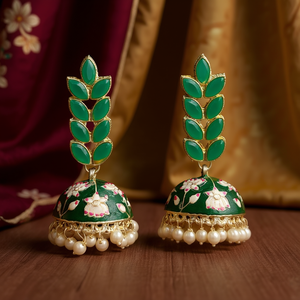 Pendientes de Perlas Jhumka Florales Premium de JeweleMarket con Cuentas, Diseño Floral Elegante y Detalle de Cuentas - Product Image 3