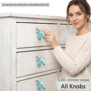 Poignée de tiroir de salle de bain en fonte moderne en forme de renne, patine bleue, poignées de commode, forme originale, design durable - Product Image 4