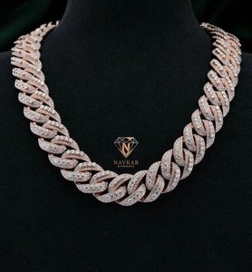 Collar de cadena cubana de plata de ley 925 con moissanita y piedras engastadas con precisión para joyería unisex disponible al mejor precio. - Product Image 1