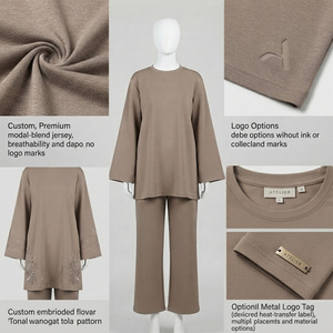 Conjunto de Pantalones y Camiseta de Manga Larga con Capucha de Felpa para Mujer REDDITO, Corte Regular, Color Sólido, Transpirable, Ecológico, Bordado - Product Image 5