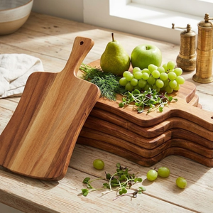 Planche à découper en bois d'acacia pour la cuisine, planche à découper les légumes avec poignée, en provenance du Vietnam - Product Image 2