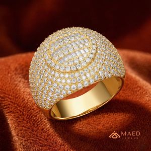 Anillo de Moissanita Chapado en Oro Estilo Hip Hop para Hombre, con Incrustaciones de Diamantes Redondos de Corte Brillante, Lujoso y Elegante, Regalo de Aniversario de Bodas - Product Image 3