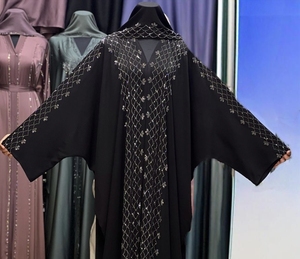 Abaya Saudí Tradicional Islámica de Alta Calidad para Mujer, Diseño Dubai, Primavera, Poliéster Transpirable, Largo hasta el Tobillo, Corte Musulmán - Product Image 1