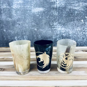 Vaso de Whisky Grande Personalizado con Cuerno, Logotipo Grabado, Hecho a Mano, Diseño Moderno, Ecológico, Ideal para Decoración del Hogar - Product Image 1