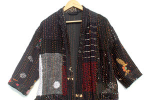 Kimono de algodón con patchwork Kantha, hecho a mano en India, ecológico, grueso, para mujer, con cierre de cinturón cosido a mano. - Product Image 2
