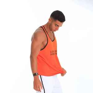Débardeur orange pour homme avec bordure noire, imprimé lettres sur le devant, respirant, tricoté, décontracté, col rond - Product Image 5