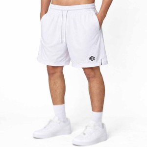 Shorts de sport blancs en maille avec cordon de serrage pour hommes, légers et respirants, bas de tenue athlétique, production OEM en usine - Product Image 2