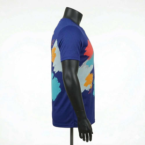Camiseta de Manga Corta Azul para Hombre, Cuello Redondo, con Estampado Pintado a Mano, de Secado Rápido, Tejido de Punto, Corte Ajustado Informal - Product Image 3