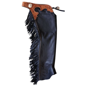 Chaps Bermuda de alta calidad, estilo vaquero, de cuero de vaca tipo gamuza, con flecos y grabados a mano. - Product Image 1