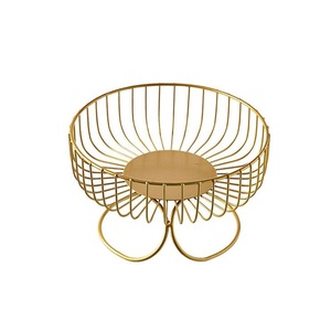 Cesta de frutas moderna de alambre metálico, forma ovalada, apilable, para uso en la cocina. - Product Image 3