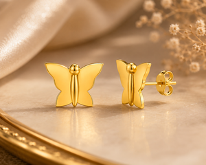Pendientes de Mariposa en Plata de Ley 925 con Baño de Oro de 18K, Diseño Minimalista y Delicado Hecho a Mano para Ella - Regalo para Mamá - Product Image 3