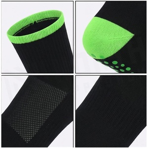 Chaussettes de sport respirantes bleues à motif géométrique pour adultes – Collection Printemps - Product Image 4