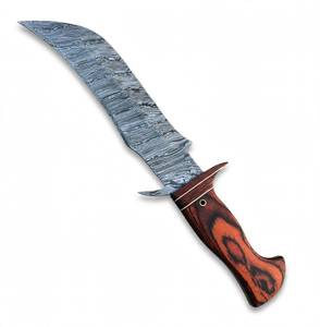Outil utilitaire personnalisé avec manche en bois sculpté, garde double à motif ajouré et attache de sécurité. - Product Image 3