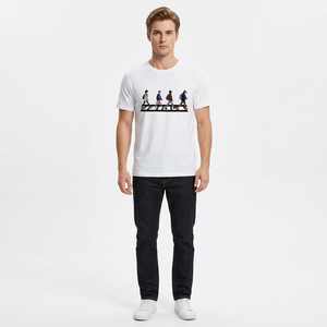 เสื้อยืดแขนสั้นสีขาวสำหรับผู้ชาย พิมพ์ลายสไตล์ Abbey Road ทรงปกติ คอกลม ผ้าเจอร์ซีย์ลำลอง ผ้าฝ้าย 100% เนื้อผ้าเบา ผลิตในบังกลาเทศ - Product Image 6
