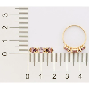Bague classique de fiançailles pour femme en or plaqué 18 carats avec trois pierres ovales en améthyste, bijou pierre de naissance de février - Product Image 3