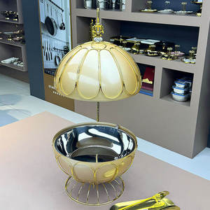 เครื่องอุ่นอาหารบุฟเฟ่ต์พรีเมียมสีทอง พร้อมฐานลายเรขาคณิตหกเหลี่ยมและฝาปิดทรงโค้ง - Product Image 1