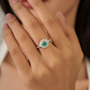 Exclusive Unique Design Prong Set Emerald & Diamond <b>Statement</b> Engagement <b>Ring</b> Factory Wholesale Price 18K White Gold Jewelry - Product Image 4