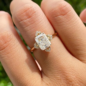 Anillo de compromiso de oro con corte radiante, anillo de boda con diamante de corte radiante, anillo de promesa con corte radiante, aniversario, anillo de oro amarillo de 14 quilates. - Product Image 5
