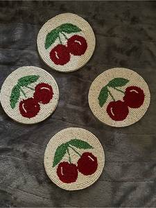 Sous-verres élégants en tissu brodé avec des détails de perles décoratives pour un style de vie haut de gamme et des articles pour la maison - Product Image 6